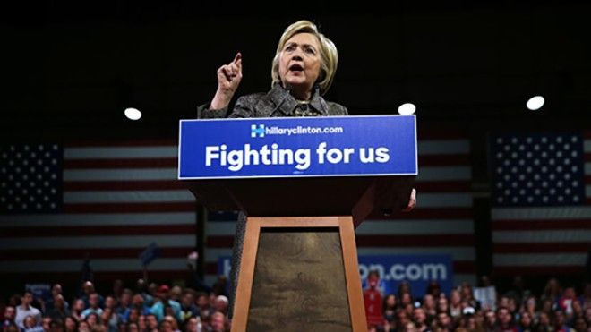 Bà Clinton ra chiến lược khắc chế miệng lưỡi ông Donald Trump