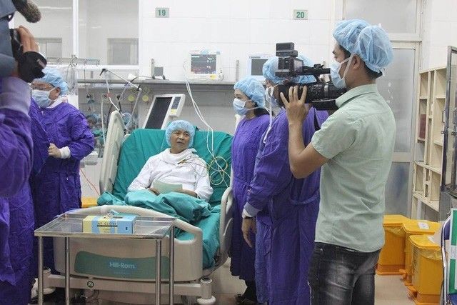 Mang tim, gan từ TP.HCM về Hà Nội ghép thành công cho 2 tướng công an