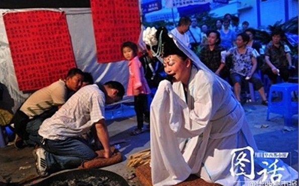 Nghề khóc thuê cũng vào hồi cạnh tranh quyết liệt ở Trung Quốc