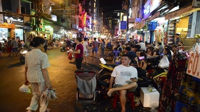 Những hình ảnh nhếch nhác ở khu phố Tây Sài Gòn