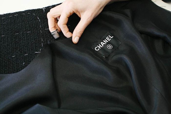 Khoác lên niềm kiêu hãnh và quyền lực nữ tính