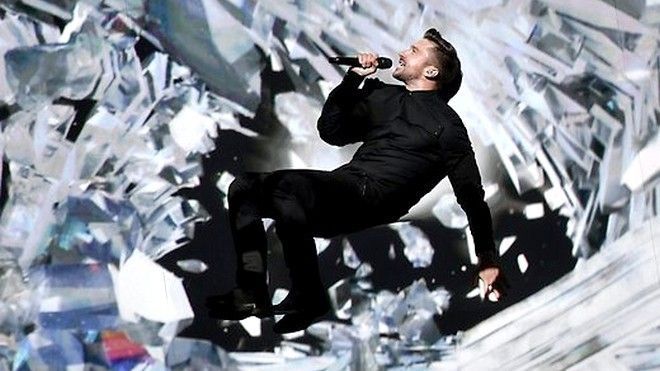 Đến Beyonce cũng chưa từng dùng 'hiệu ứng vi diệu' như anh chàng này trên sân khấu!