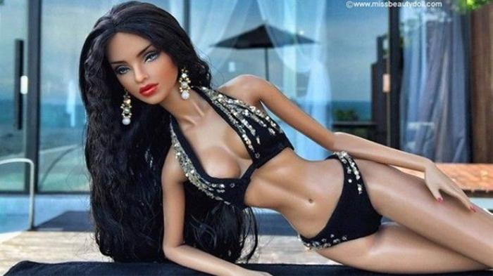 Búp bê barbie: Thân hình chuẩn mẫu đẹp 'không góc chết' với bikini