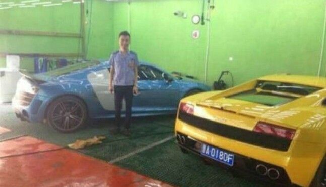 Ai tin được tài xế xe buýt này sở hữu 2 siêu xe đẳng cấp thế giới!