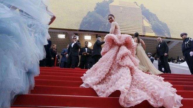 Angela Phương Trinh lọt top những bộ váy đẹp nhất thảm đỏ Cannes 2016