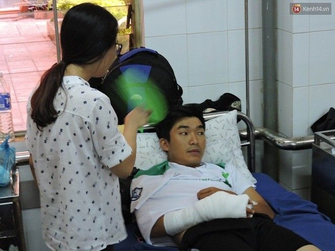 Cảnh sát trật tự bị chém gần đứt bàn tay ở Đắk Lắk