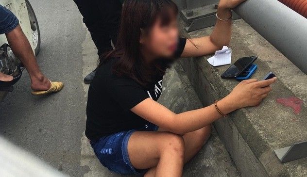 Người yêu giằng co không níu giữ nổi nam thanh niên nhảy cầu Thanh Trì tự tử