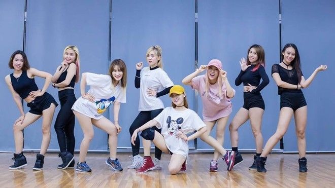 Fan Việt liên tiếp cover hit mới của 'trò cưng' Đông Nhi - Ông Cao Thắng