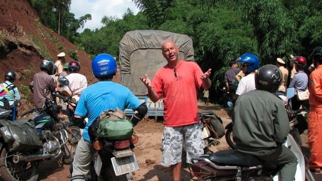 Lái xe máy 10 ngày lên miền núi Việt, ông Tây 'gặt' mớ trải nghiệm không tưởng nhất trong đời