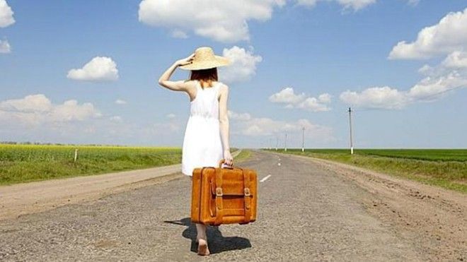 Phái đẹp nên mang theo gì trong những chuyến đi?