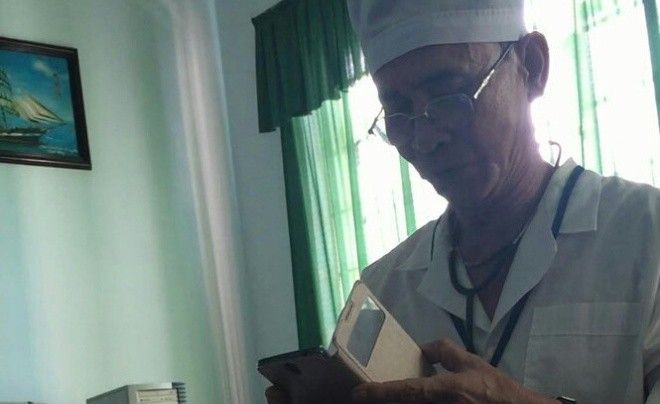 Bác sĩ ở Phú Yên nói với người bệnh: Uống thuốc cũng chết, không uống cũng chết!