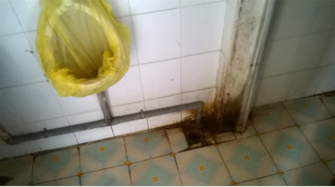 Rùng mình cảnh mất vệ sinh trong bệnh viện trung tâm Hà Nội