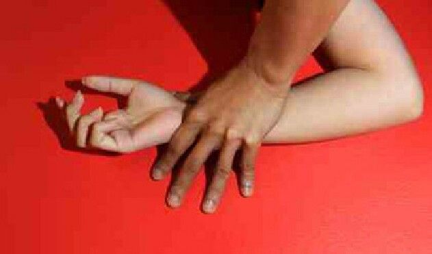 Đến rủ bạn gái đi chơi nhưng không gặp, thanh niên cưỡng hiếp mẹ bạn gái