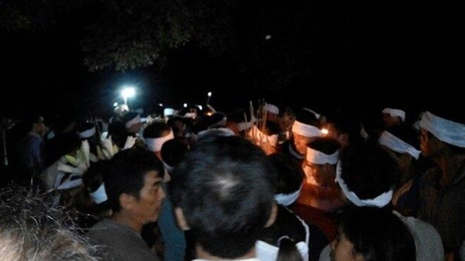 Thang vướng dây điện làm 5 người chết trên sông