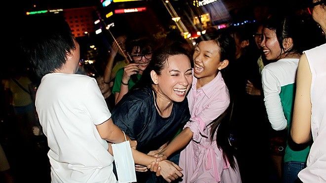 Kim cương, hàng hiệu cũng không bằng giây phút bình yên của người phụ nữ này