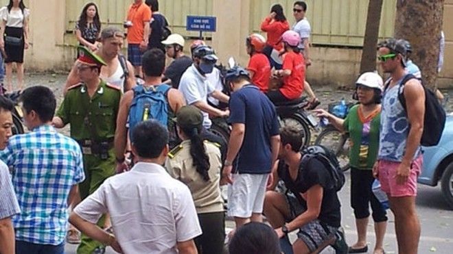 Bị đánh vì giúp người bị tai nạn, ai còn dám làm 'anh hùng'?