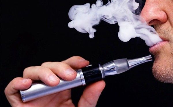Nguy cơ 'hỏng người' nếu dùng thuốc lá điện tử Vape