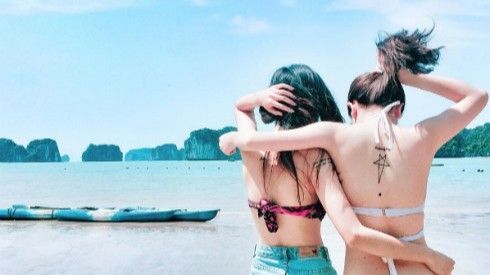 Chẳng cần phần mềm, 6 mách nhỏ này sẽ giúp bạn tạo dáng cực đẹp với áo tắm