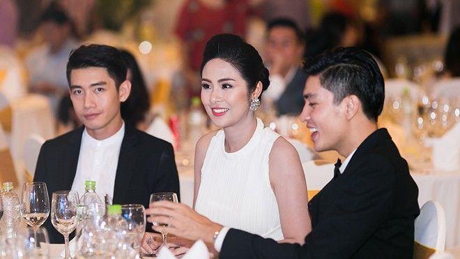 Hoa hậu Ngọc Hân đẹp rạng rỡ bên hai mỹ nam Quang Đăng, Quang Đại