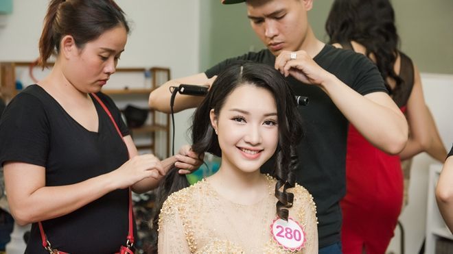 'Bỏng mắt' với loạt ảnh nóng bỏng của các thí sinh Hoa Hậu Việt Nam 2016