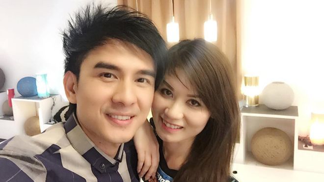 Bắt bài 'chiêu' chụp ảnh selfie 10 kiểu như 1 của vợ chồng Đan Trường