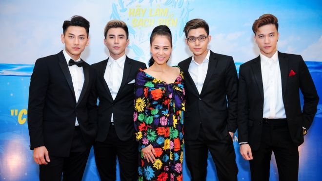 Thu Minh đồng hành cùng nhóm 365 trong hành trình làm sạch biển