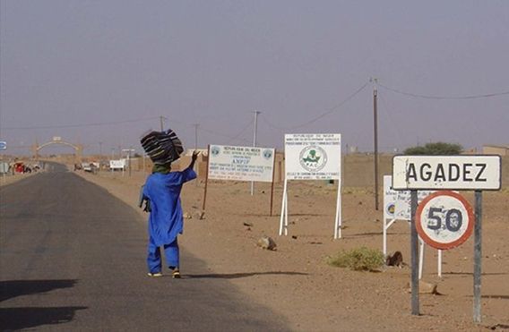 Bị bọn buôn người bỏ lại, 20 trẻ em chết giữa sa mạc