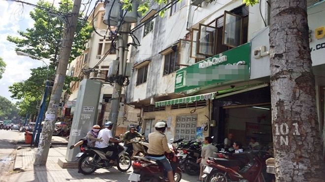 Sự thật bất ngờ trong vụ đánh khách đổ máu ở quán bánh cuốn nổi tiếng nhất Sài Gòn