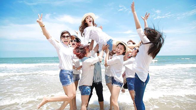 Thần tượng và fan, hãy nhìn Minh Hằng để thấy không hề có khoảng cách