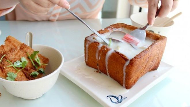Bánh mì quan tài - nghe tên thì rợn nhưng ăn rất ngon