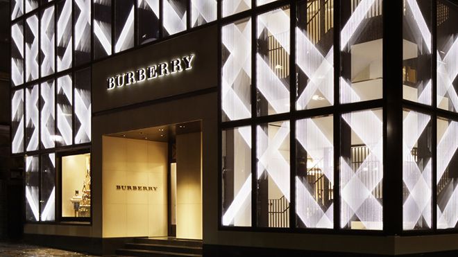 Burberry: Thủ công và giấc mơ hiện thực hóa