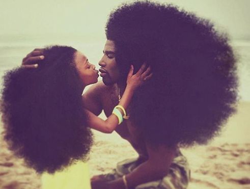 Hai mái tóc bông xù nổi tiếng thế giới của 'Cha và con gái'