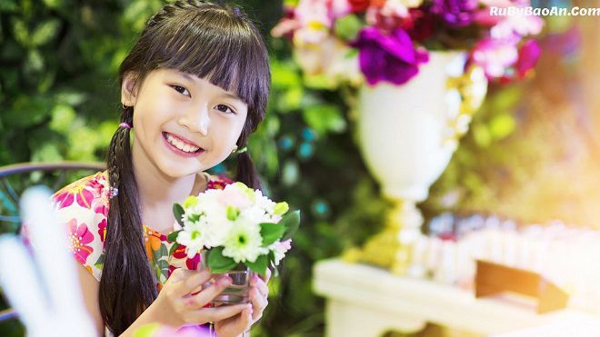 Lượng xem siêu MV 'Em của ngày hôm qua' bị 'đạp đổ' bởi ca sĩ nhí 10 tuổi này!