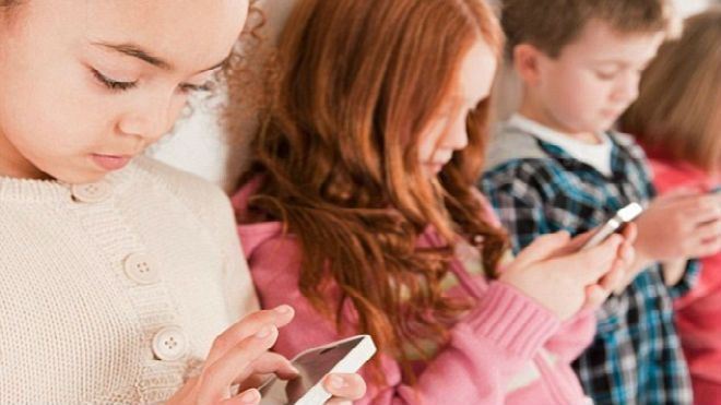 Trẻ em 'giỏi' chơi công nghệ hơn thực hành kỹ năng sống