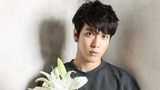 Trưởng nhóm CNBLUE Jung Yonghwa bị điều tra vì giao dịch bất hợp pháp