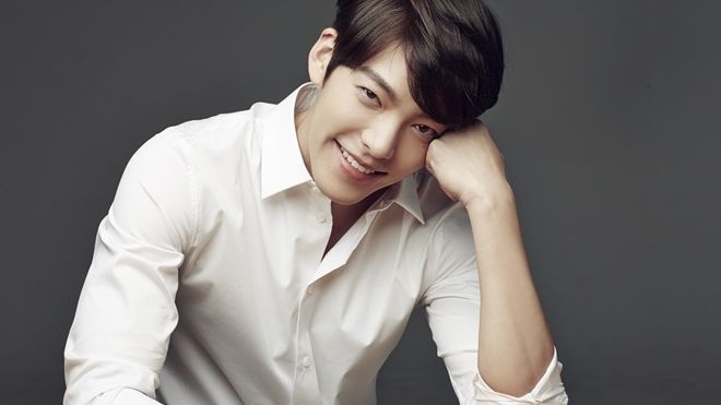 Những sự thật ít người biết về 'chàng khủng long' Kim Woo Bin