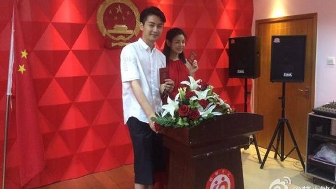 Trần Nghiên Hy - Trần Hiểu đăng ký kết hôn sáng 5/7