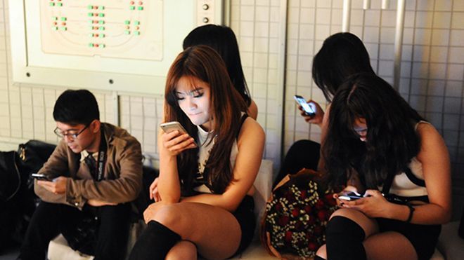 Thời đại 'nô lệ' của điện thoại, công nghệ