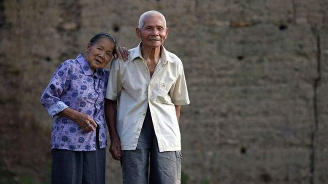 Cặp vợ chồng kết hôn gần 100 năm vẫn sống hạnh phúc khiến nhiều đôi ngưỡng mộ