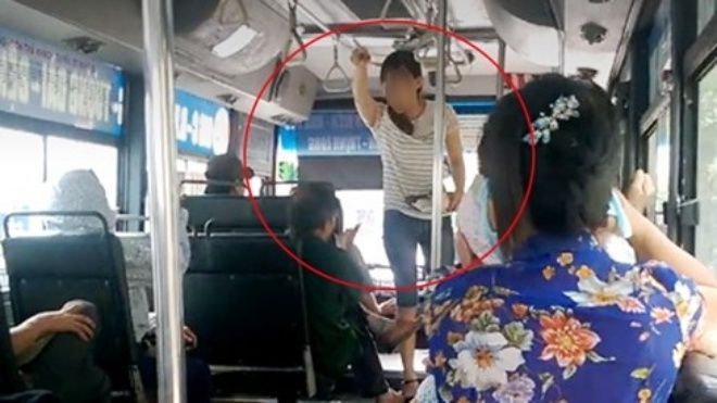 Clip nhân viên xe buýt quát, dọa đuổi ông lão vì 5.000 đồng gây phẫn nộ