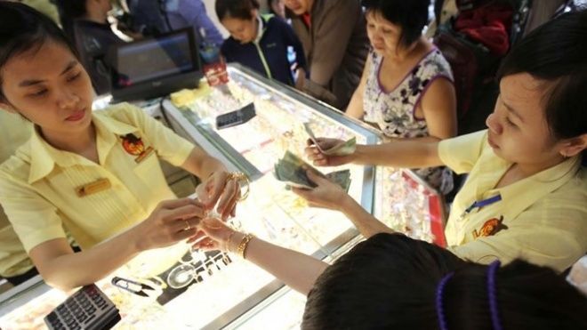 Nghẹt thở với dự báo vàng lên 100 triệu đồng/lượng