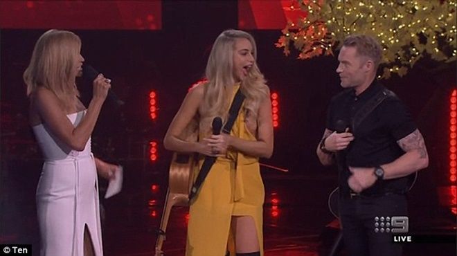 Clip: Thí sinh The Voice lộ nguyên vòng 1 trên sân khấu trực tiếp