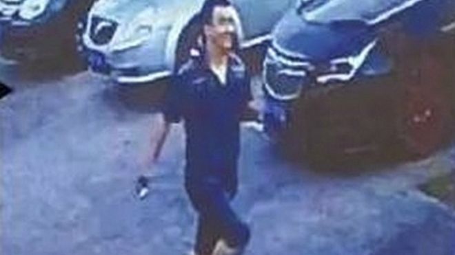 Bà cụ liều mình chống trả hai kẻ bắt cóc để bảo vệ cháu trai