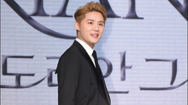 Junsu cười rạng rỡ sau khi Park Yoochun trắng án