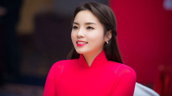 Hoa hậu phải sống vì người khác?