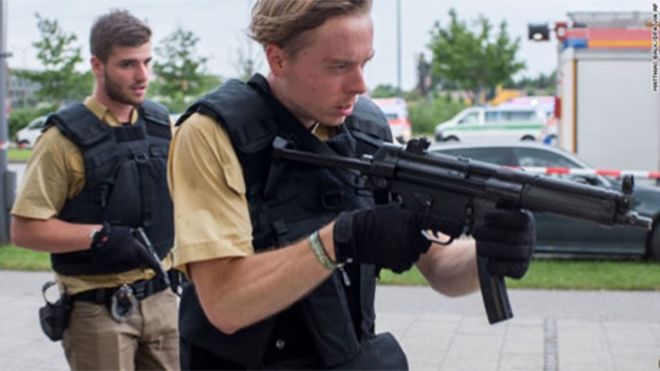 Hiện trường vụ xả súng kinh hoàng ở Munich làm 9 người thiệt mạng