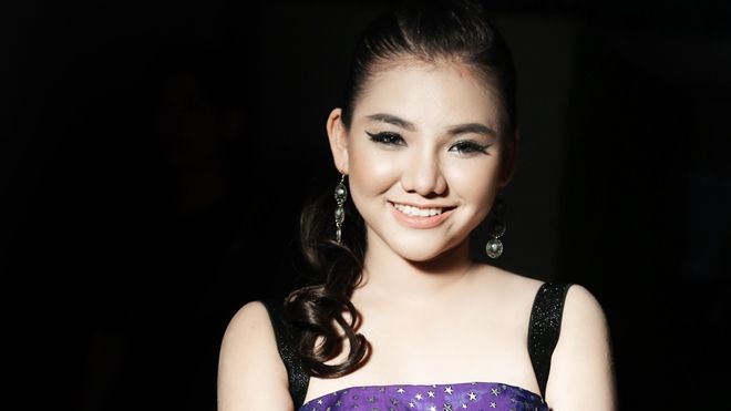 Giữa ồn ào, Minh Như tung single 'Không quan tâm' gây sốt giới trẻ