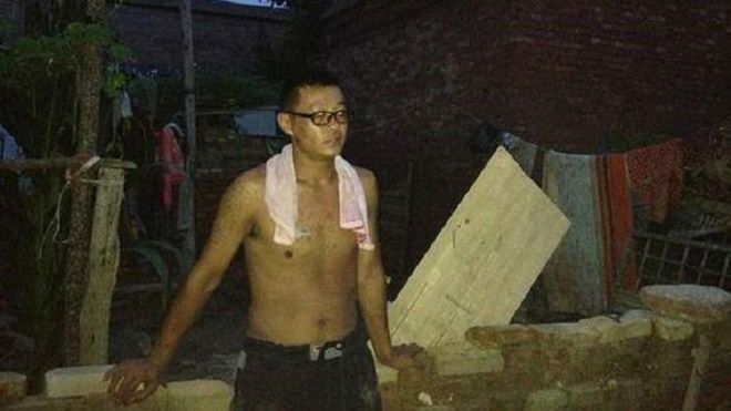 Bỏ vợ để cứu mẹ già trong cơn lũ, người chồng nhận cái kết đắng