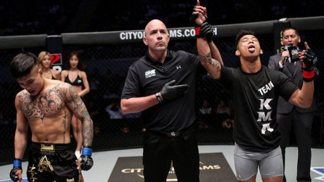 Nhà vô địch Trung Quốc đại bại trước võ sĩ gốc Việt - Martin Nguyen