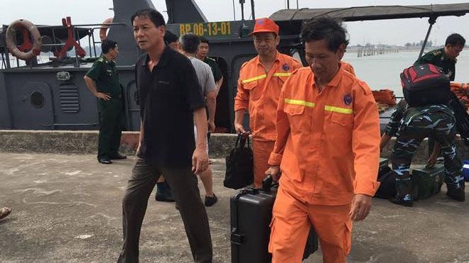 Trục vớt thành công máy bay Su30 gặp nạn trên biển